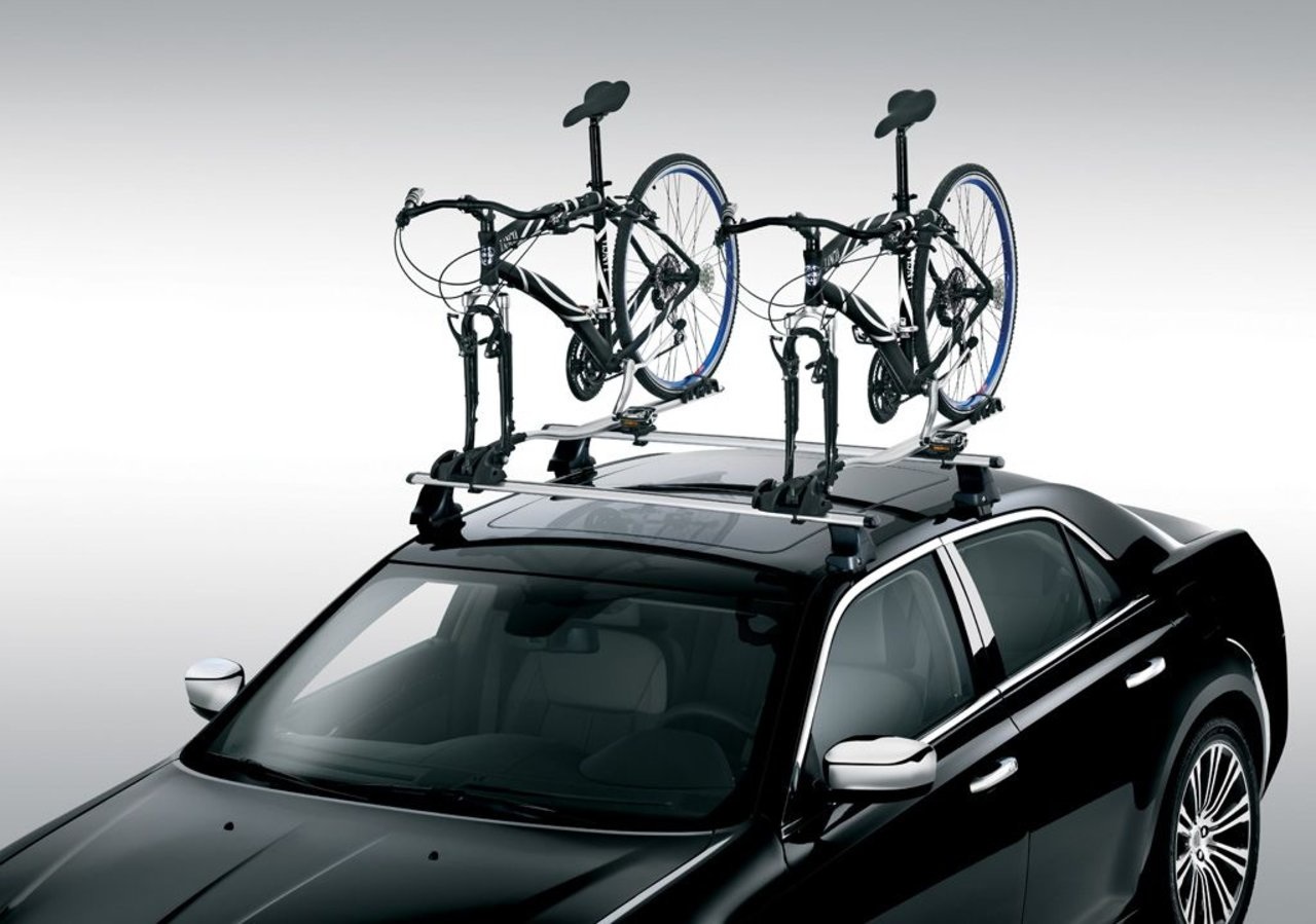 foto porta bici automobile