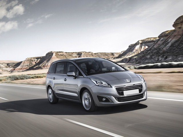 immagine automobile peugeot 5008